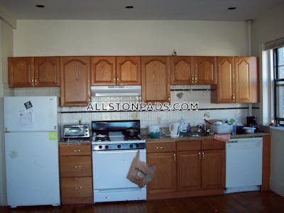 Allston Apartment for rent 3 Bedrooms 1 Bath Boston - $3,150