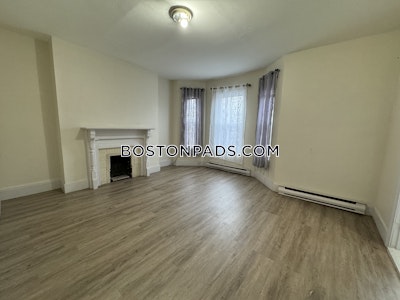 Allston Recently renovated, Spacious 2-bed SPLIT apartment on Higgins St in Allston Boston - $2,650