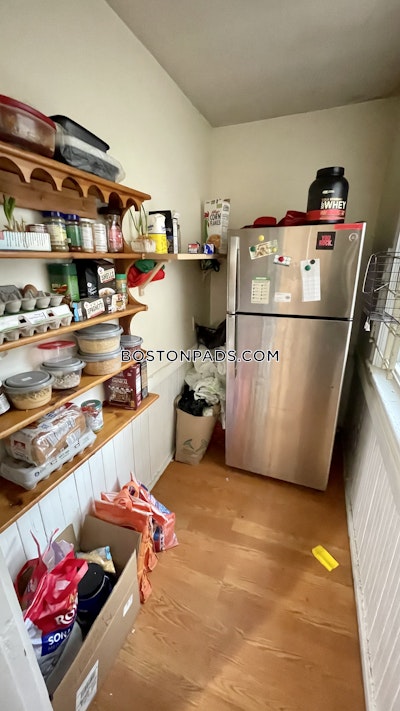 Mission Hill 4 Beds 2 Baths Boston - $6,400