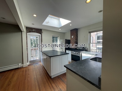 Fort Hill 6 Beds 3 Baths Boston - $7,800