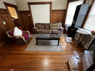 Medford 3 Beds 1 Bath  Tufts - $3,750