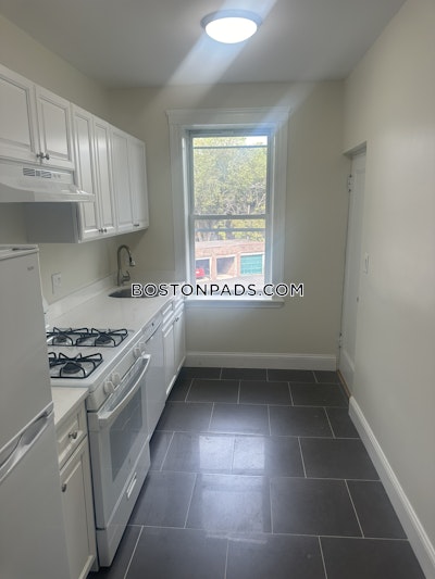 Brookline 1 Bed 1 Bath  Coolidge Corner - $2,600