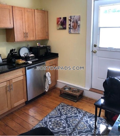 Framingham Apartment for rent 1 Bedroom 1 Bath - $2,100 No Fee